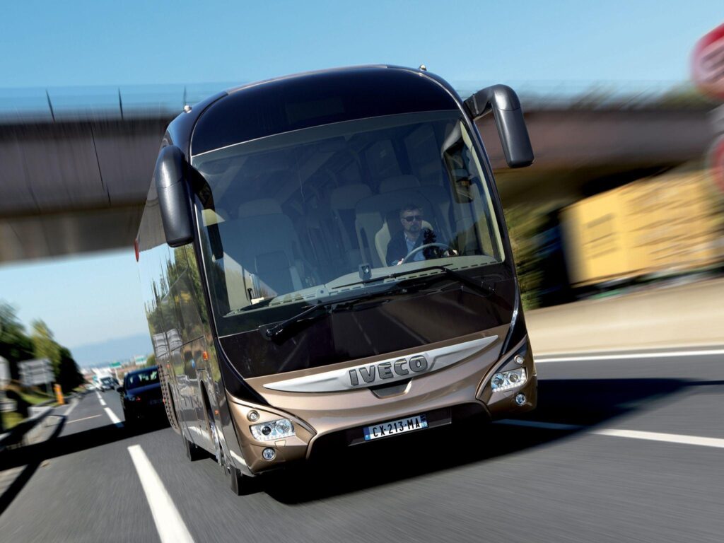 Iveco Magelys Pro Bus transport semi tractor g wallpapers