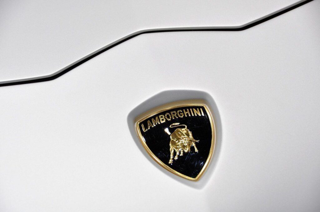 SPORTS CARS Lamborghini logo