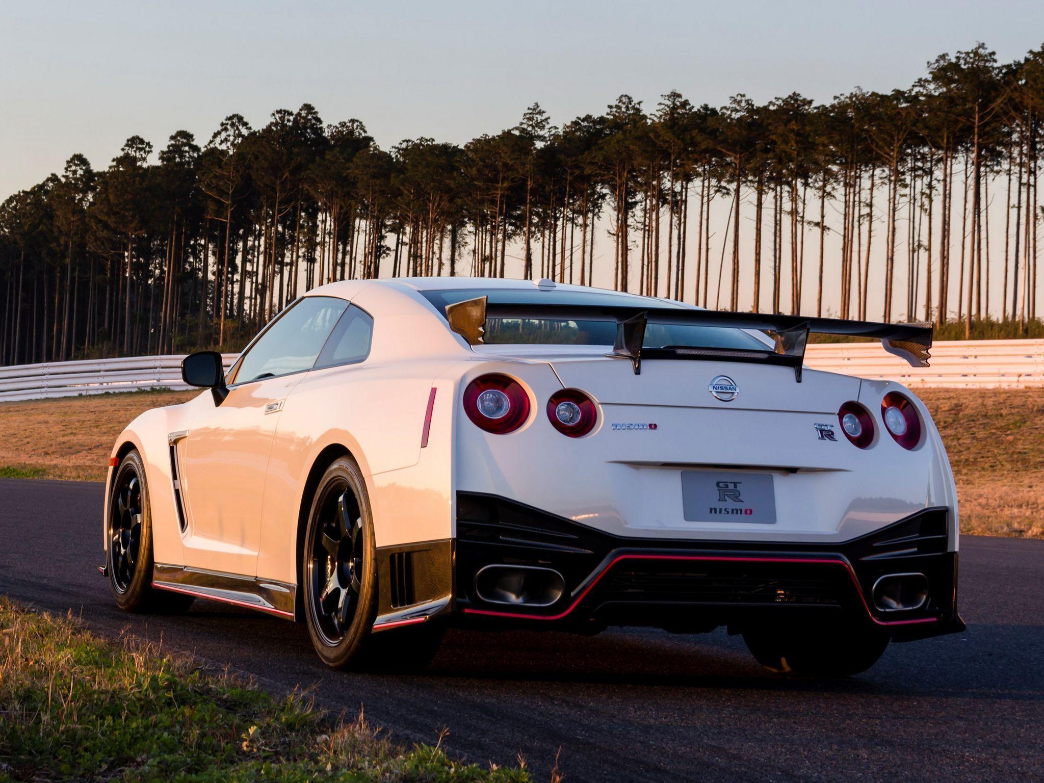 R GTR Wallpapers Group