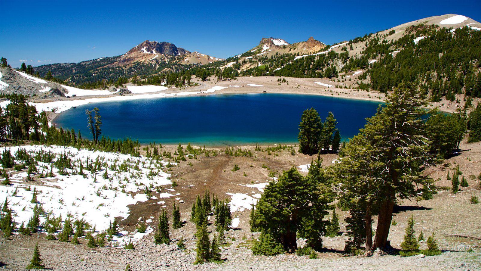 Peaceful Pictures View Wallpaper of Lassen Volcanic National Park
