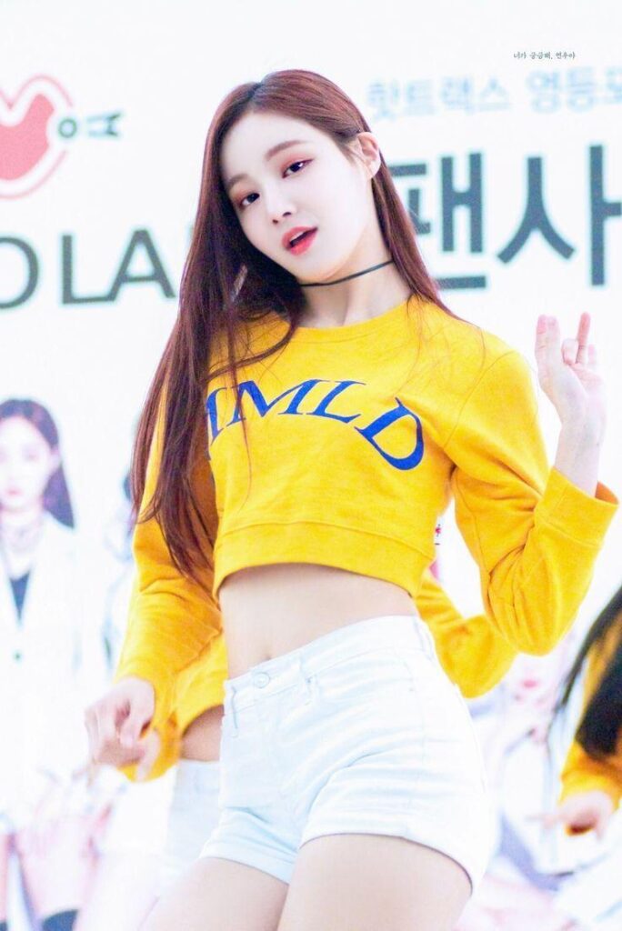 Best Yeonwoo Wallpaper