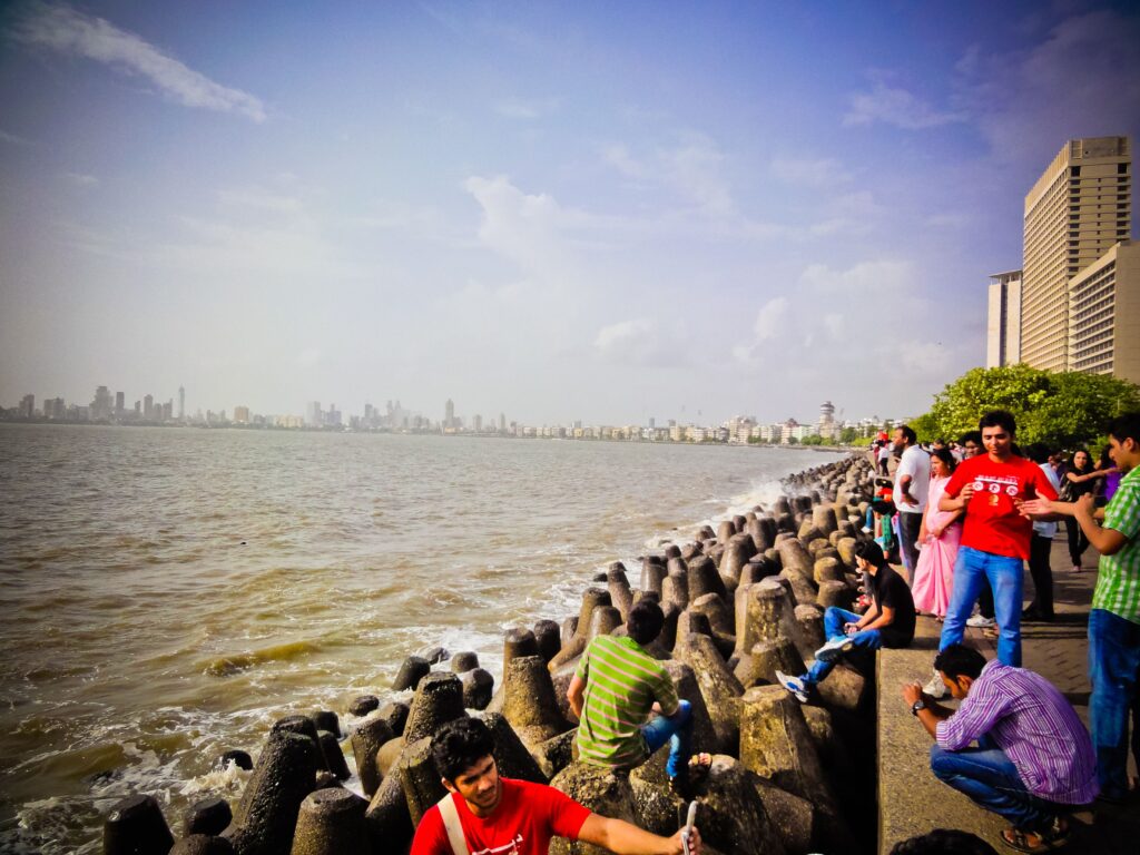 Holiday on the beaches in Mumbai wallpapers and Wallpaper