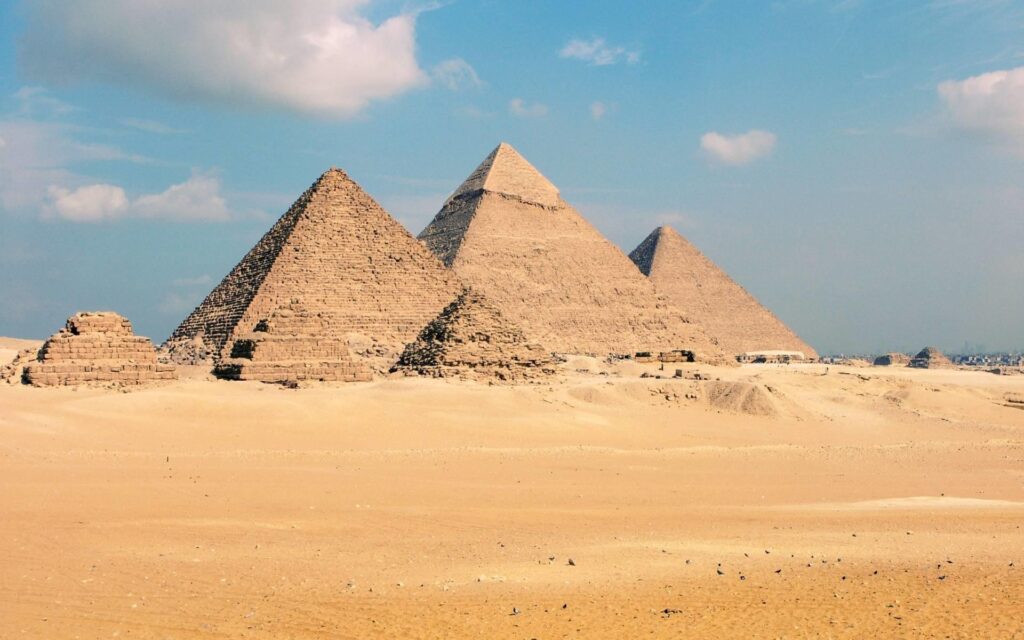 Giza Pyramids Wallpapers ·①