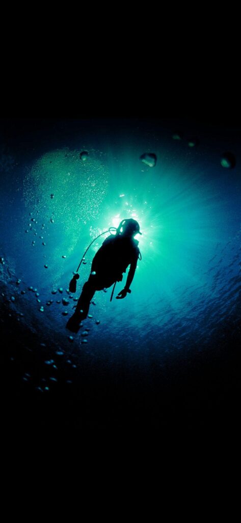 Deep Blue Green Ocean Dive