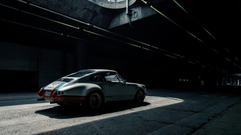 Tunnel Porsche Back 2K Wallpapers