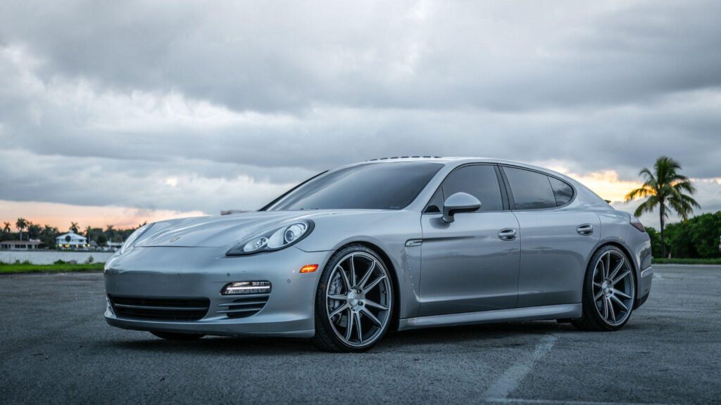 Porsche Panamera 2K Wallpapers