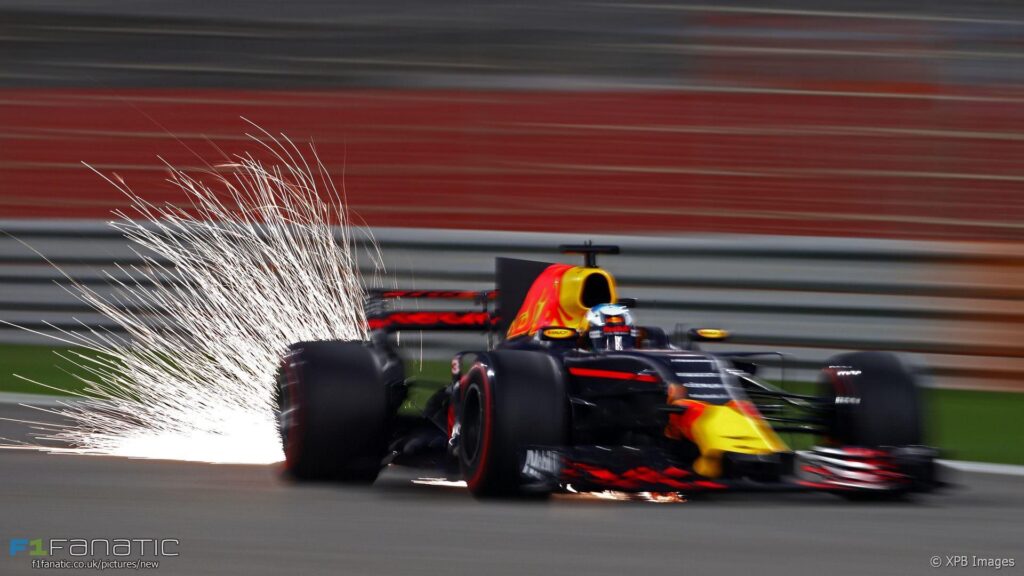 Daniel Ricciardo, Red Bull, Bahrain International Circuit,