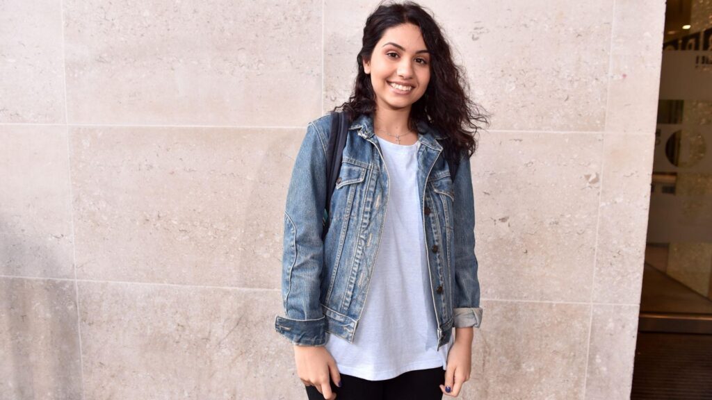 Alessia Cara Wallpapers 2K Collection For Free Download