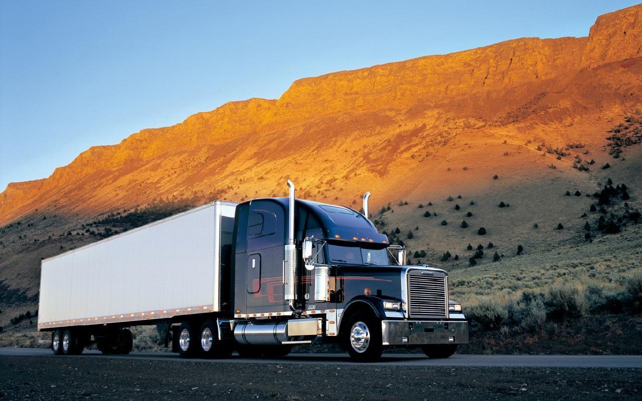Freightliner Trucks Wallpapers for