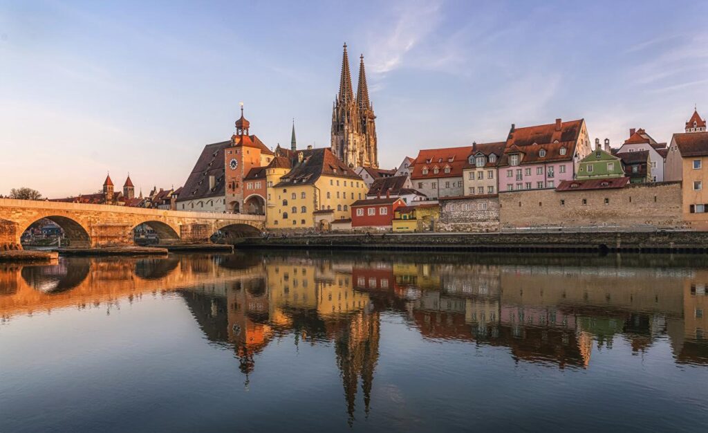 Wallpapers Germany Regensburg Bridges Reflection Rivers Cities