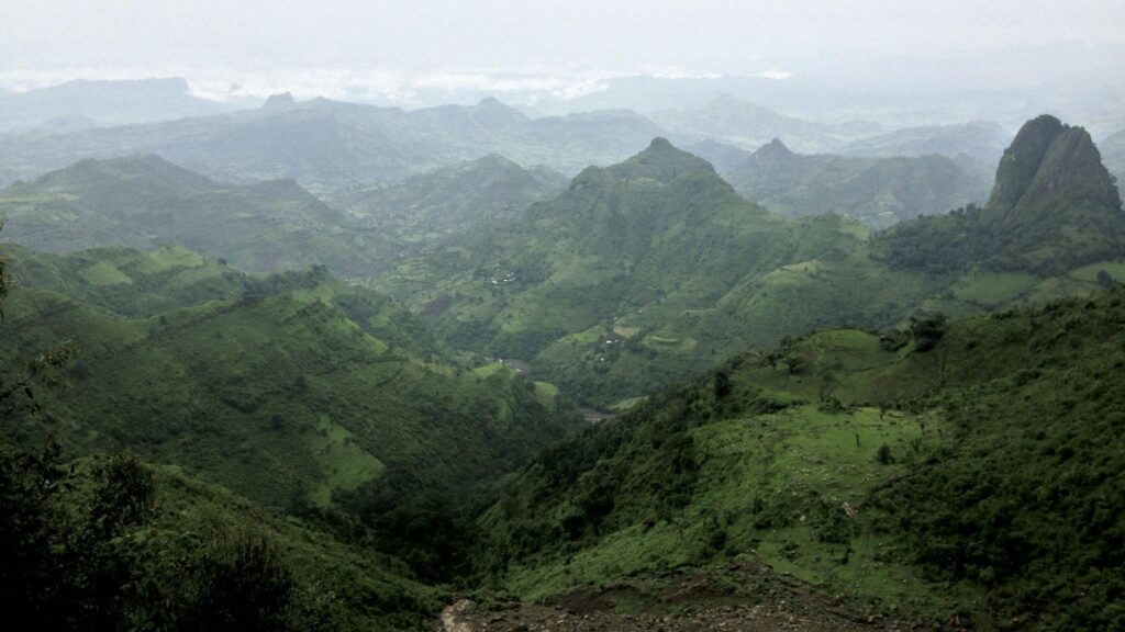 The beautiful Kosoye Mountains of Lalibela, Ethiopia – WQHD Wallpapers