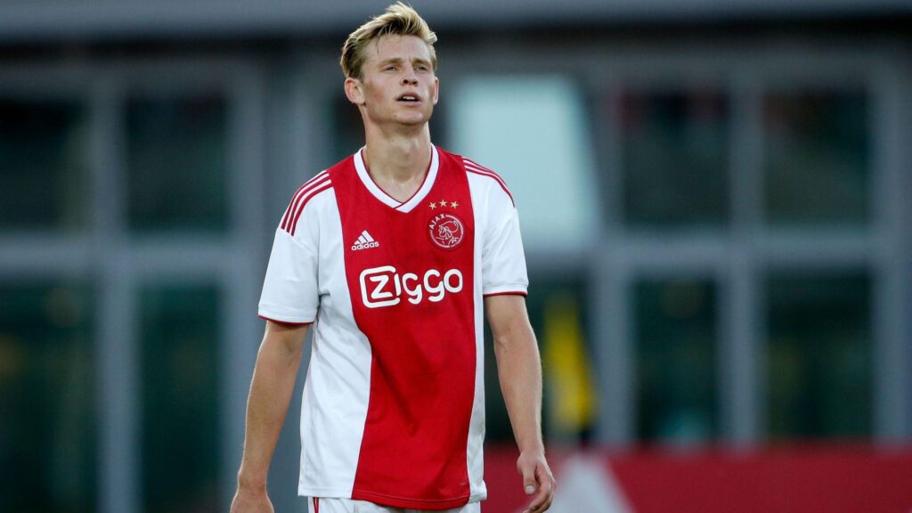 Ajax tell Barcelona not even ‘insane’ money will buy De Ligt, De