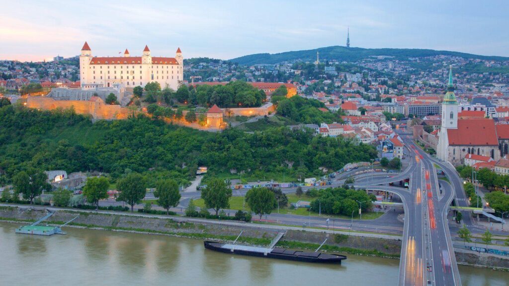 Castles & Palaces Pictures View Wallpaper of Bratislava