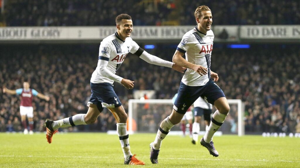 Dele Alli and Harry Kane celebrate for Tottenham