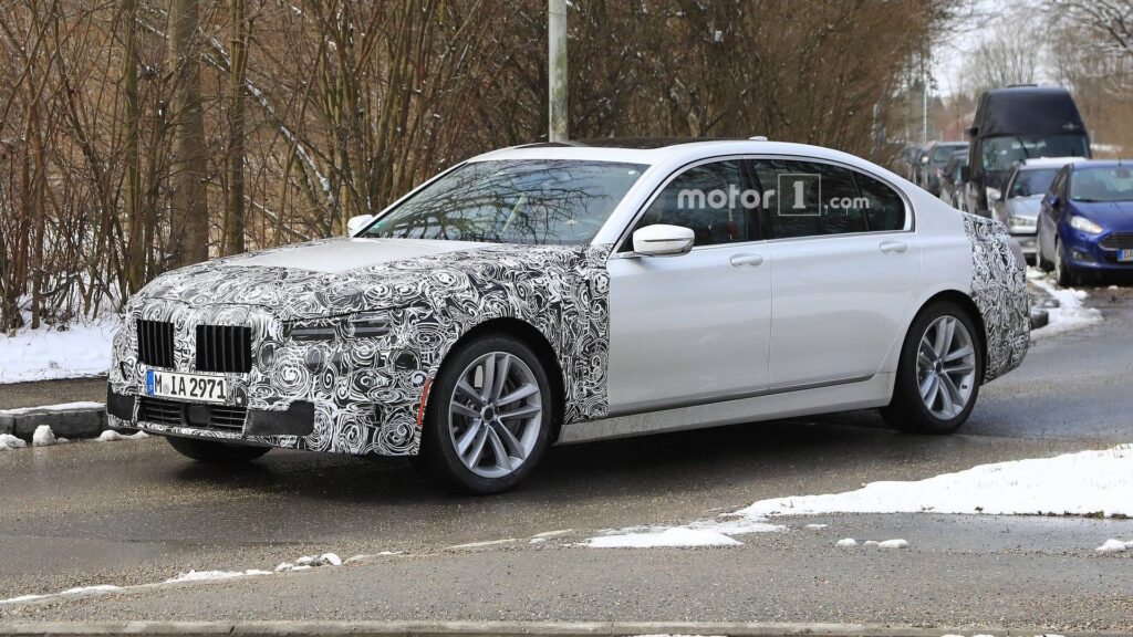 BMW Series Facelift Spied Hiding Bigger Front Grille UPDATE