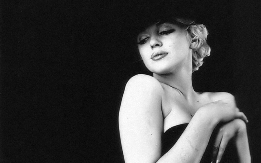 Marilyn Monroe Wallpapers Black And White 2K Wallpapers