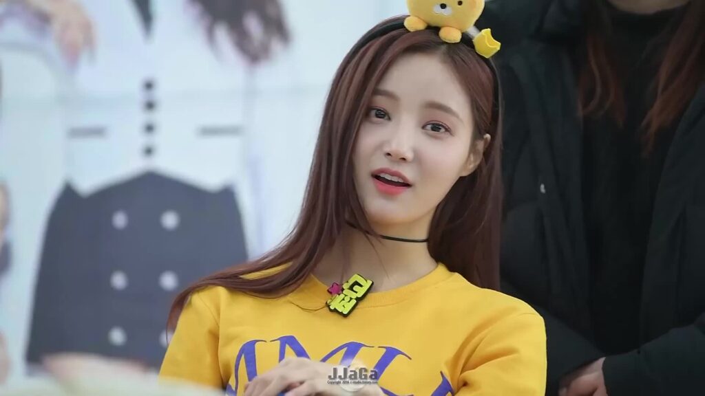 Yeonwoo GIF