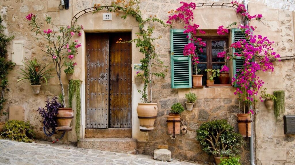 Download Palma De Mallorca, Flowers, Building, Window, Door