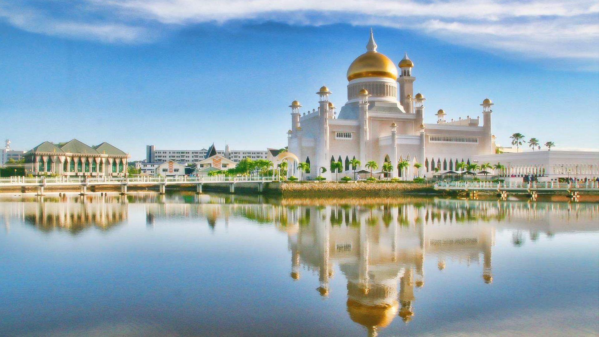 Sultan Omar Ali Saifuddin Mosque Bandar Seri Begawan Brunei Asia