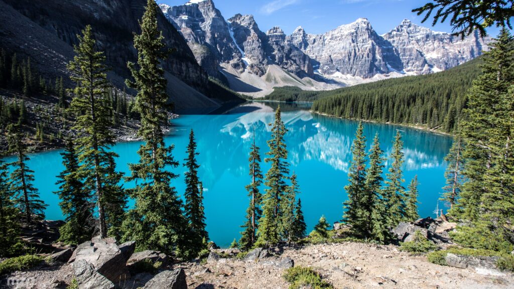Moraine Lake, Banff National Park, Alberta, Canada ❤ K 2K Desktop