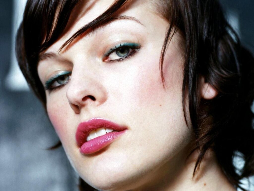 The Wallpaper of Actress Milla Jovovich 2K Wallpapers