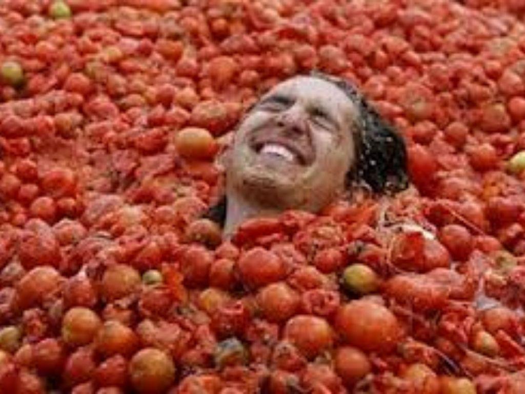 La tomatina by katherineleethomas