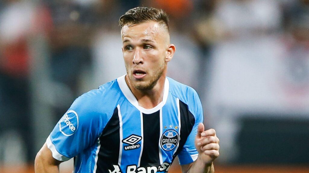 United plotting to swoop for young Brazilian midfielder Arthur Melo