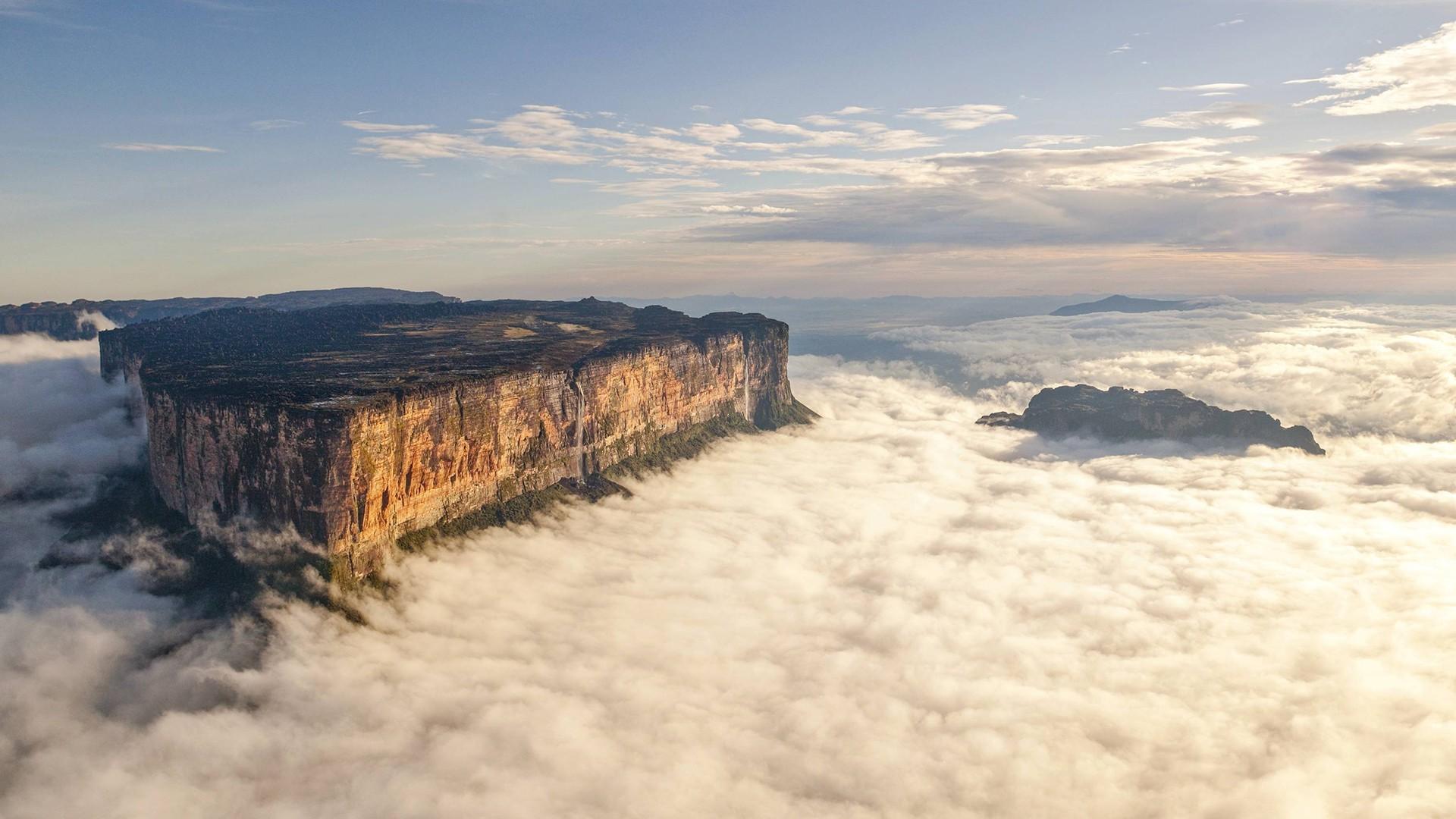 Landscape, Mount Roraima, Mist Wallpapers 2K | Desk 4K and Mobile