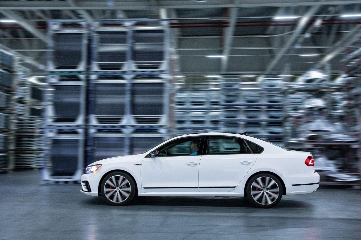 Volkswagen Passat Review, Design, Release Date, Engine and Photos