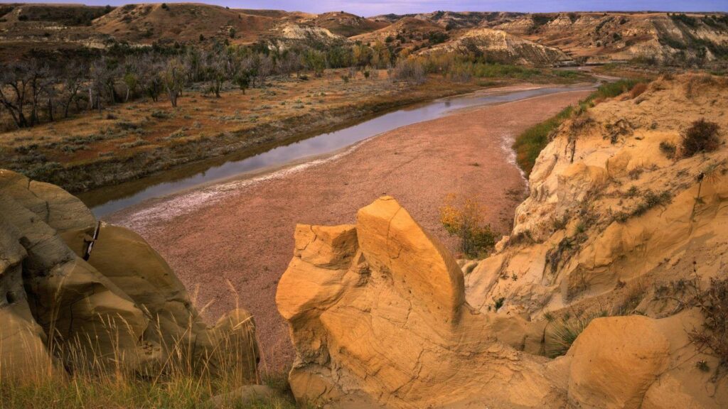 Dakota Tag wallpapers Lake Sylvan South Dakota Cliffs Reflection