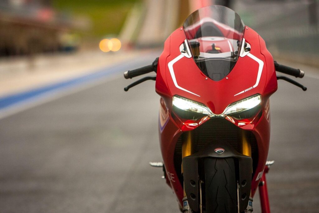 Ducati Panigale R Fly By & Termignoni Exhaust Sound Test