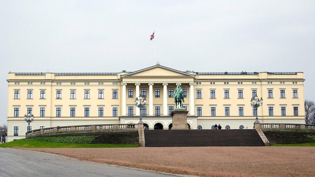 The Royal Palace in Oslo wallpapers and Wallpaper