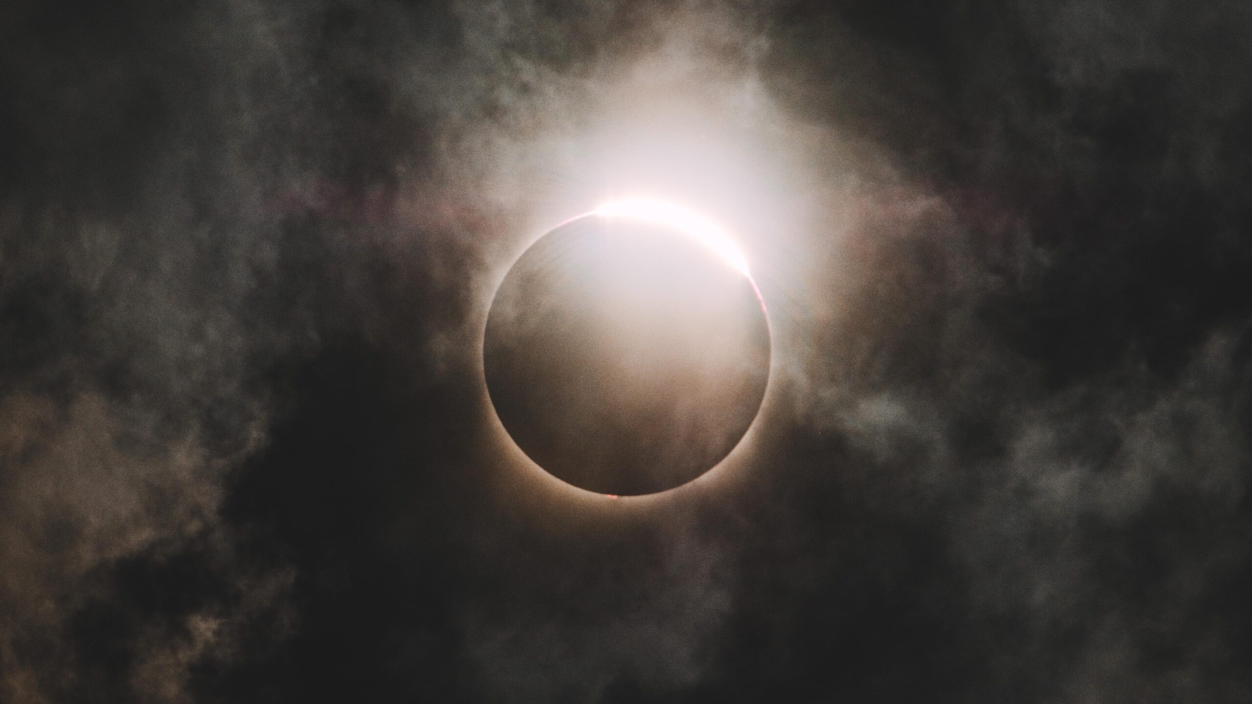 Wallpapers Weekends Solar Eclipse for Mac, iPhone, iPad, and