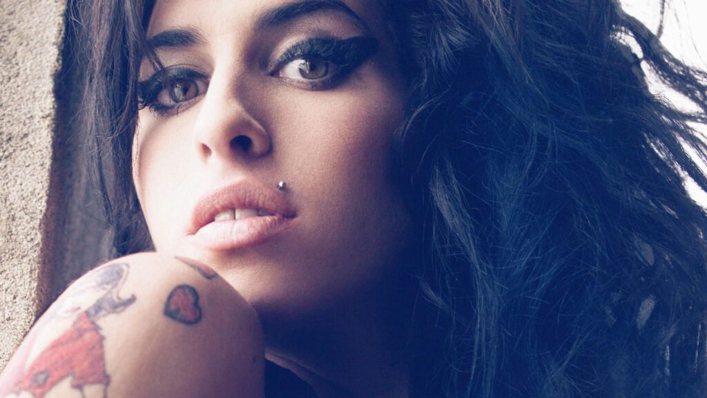Amy Winehouse Wallpapers Wallpaper Photos Pictures Backgrounds