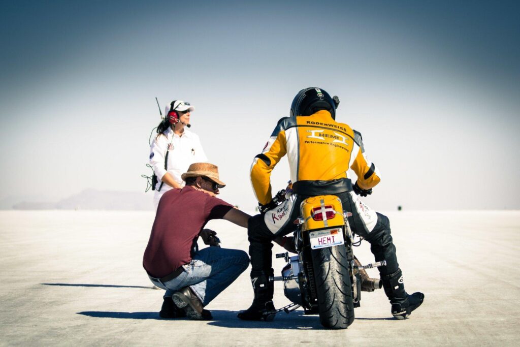 Bonneville salt flats utah usa race mountain desert 2K wallpapers