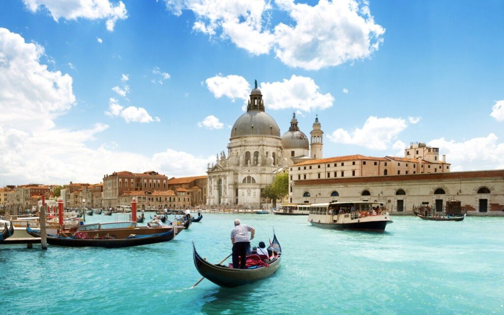 Venice Wallpapers Group with items