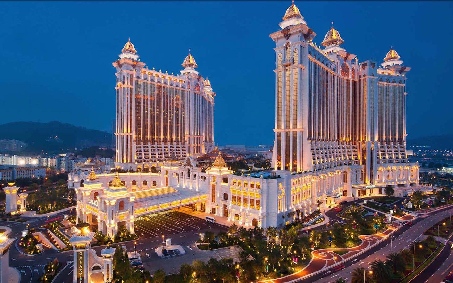 Buy Avikalp Exclusive Awi2655 Galaxy Macau Hotel China Modern Exterior  Design Hotels Towers Full HD 3D Wallpaper (91cm x 60cm) Online at Low  Prices in India - Amazon.in