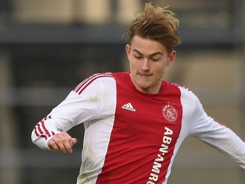 De Ligt talks up Ajax’s Europa League chances