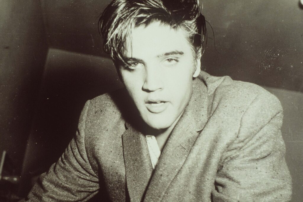 Elvis Presley On The Stage X Wallpapers