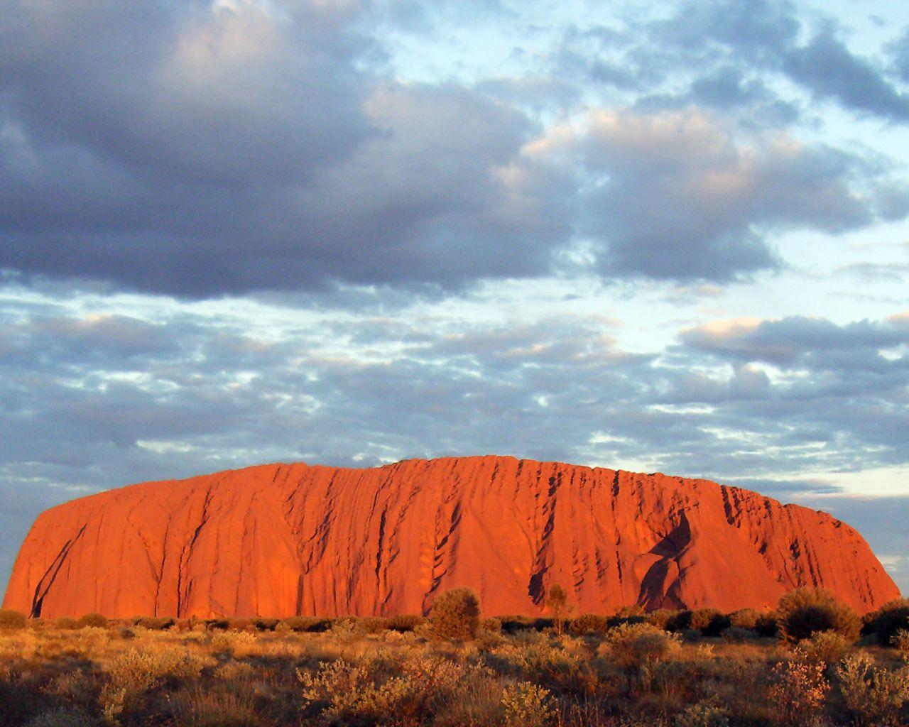 Australia) –Getting to Uluru