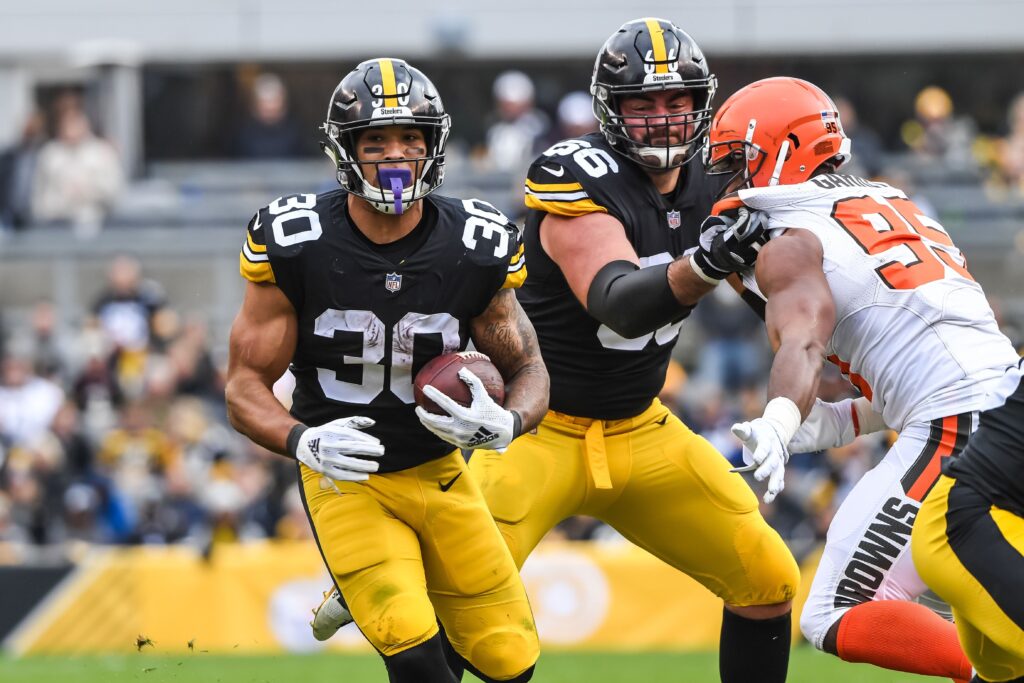 Steelers OG DeCastro ‘Doesn’t matter’ if Bell reports