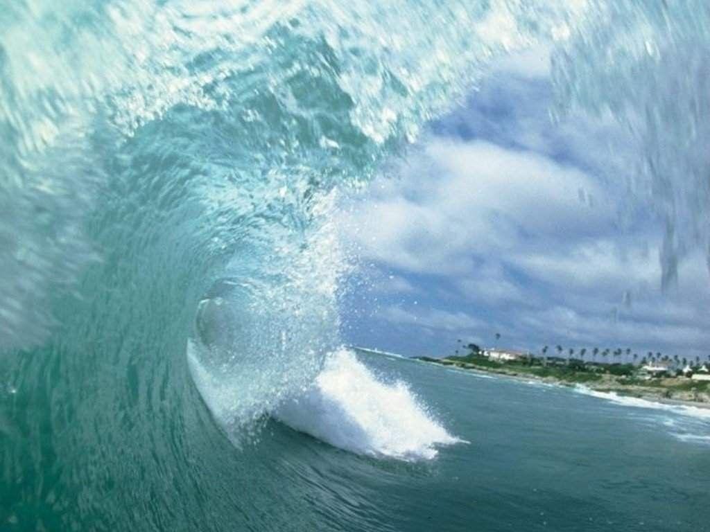 Hd Wallpapers Tsunami Waves X  Kb K