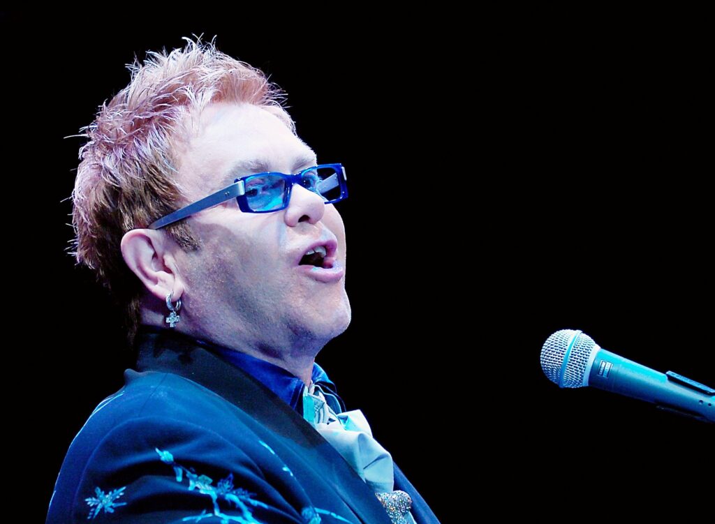 Elton John to play Victoria Feb