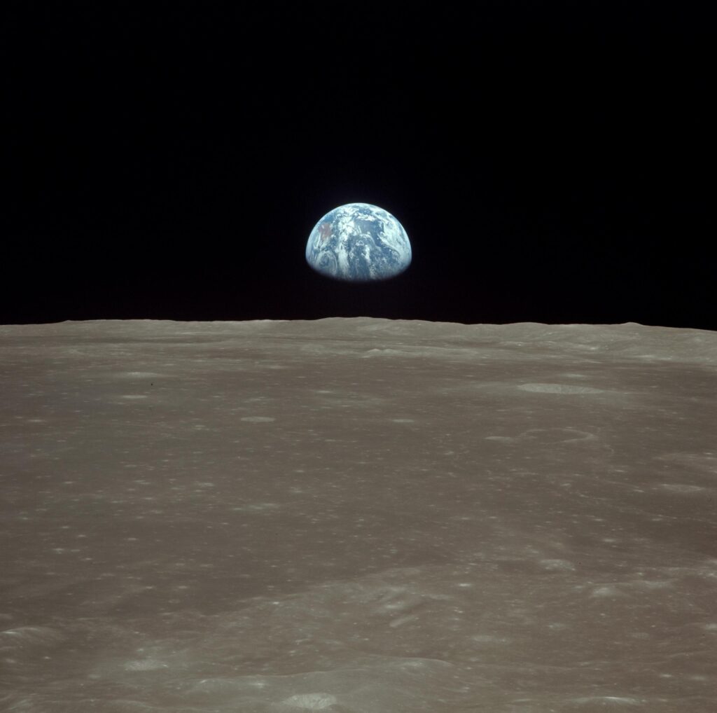 Earthrise  space
