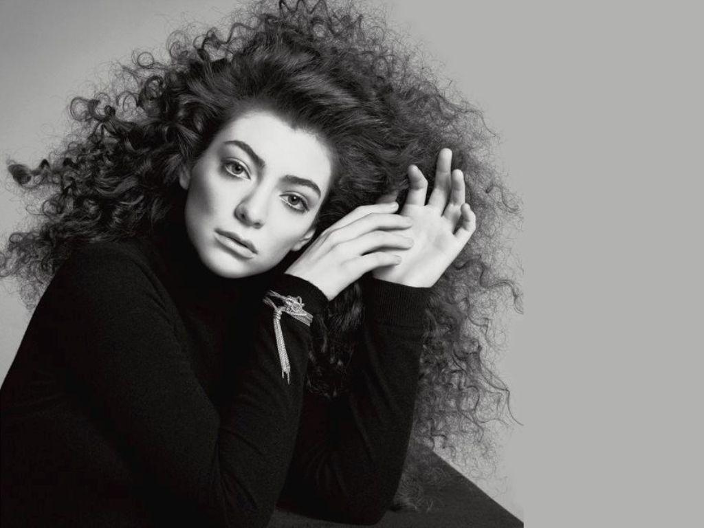 Gorgeous 2K Lorde Wallpapers