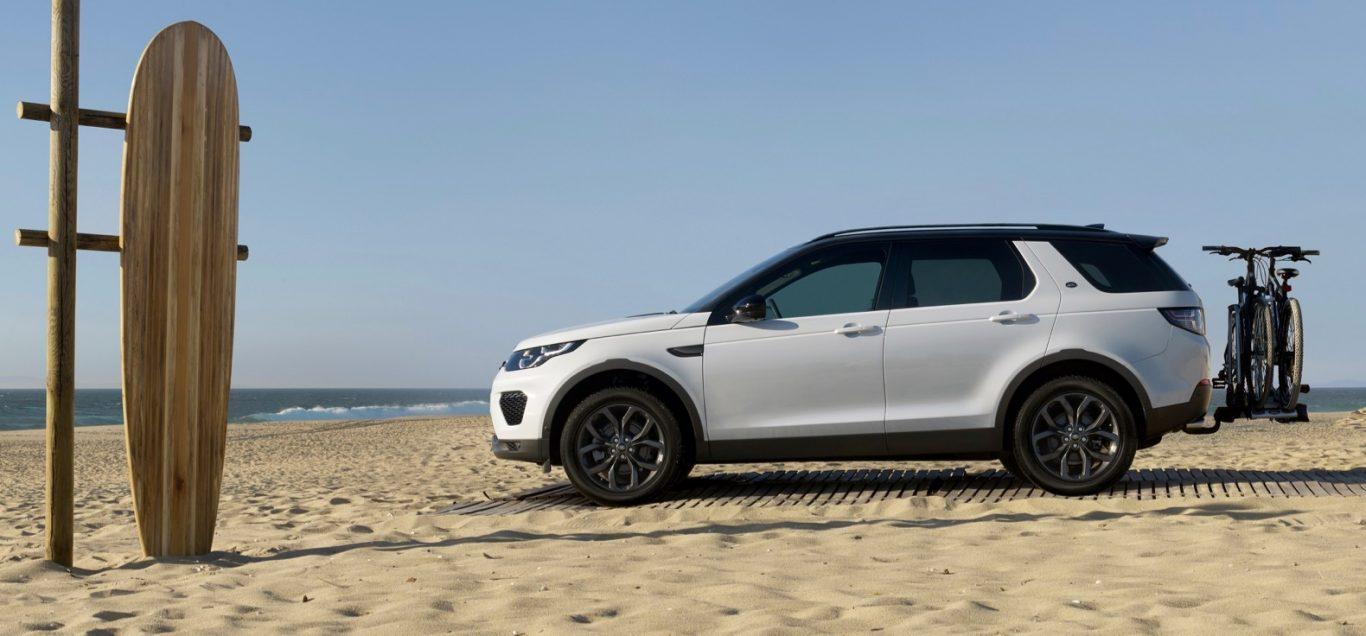 Land Rover Discovery Sport 2K Wallpapers